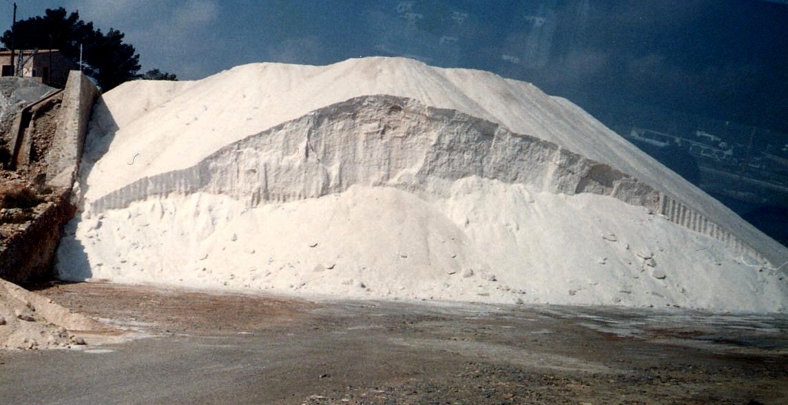 塩の山