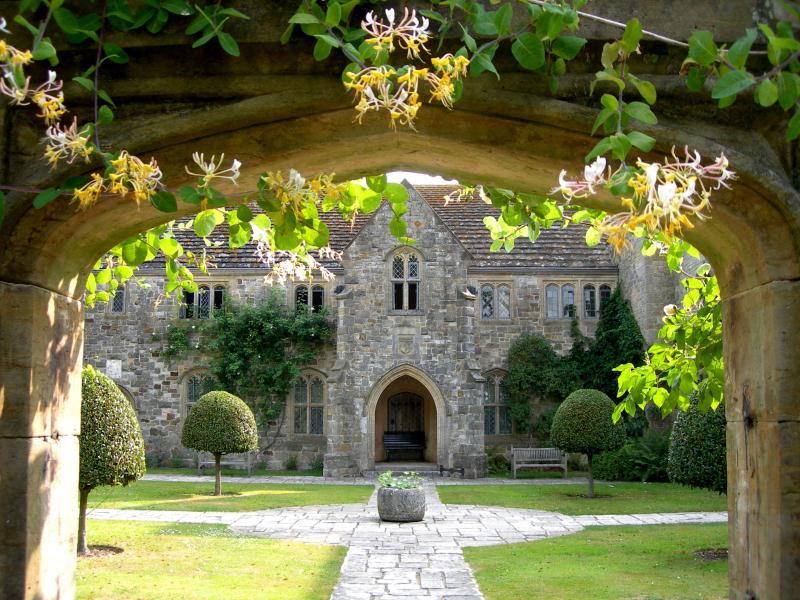 �i�C�}���Y�E�K�[�f���@�n�E�X����