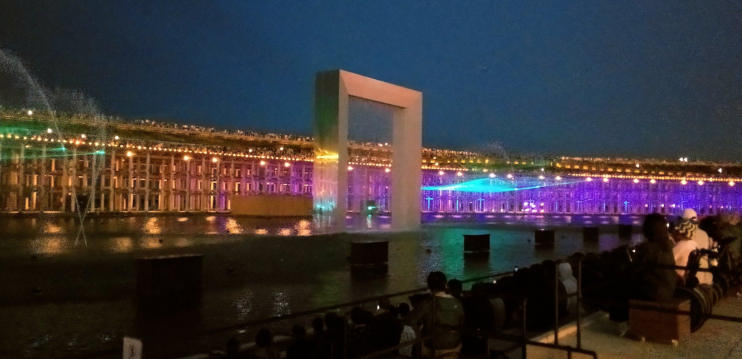 �i�C�g�V���[