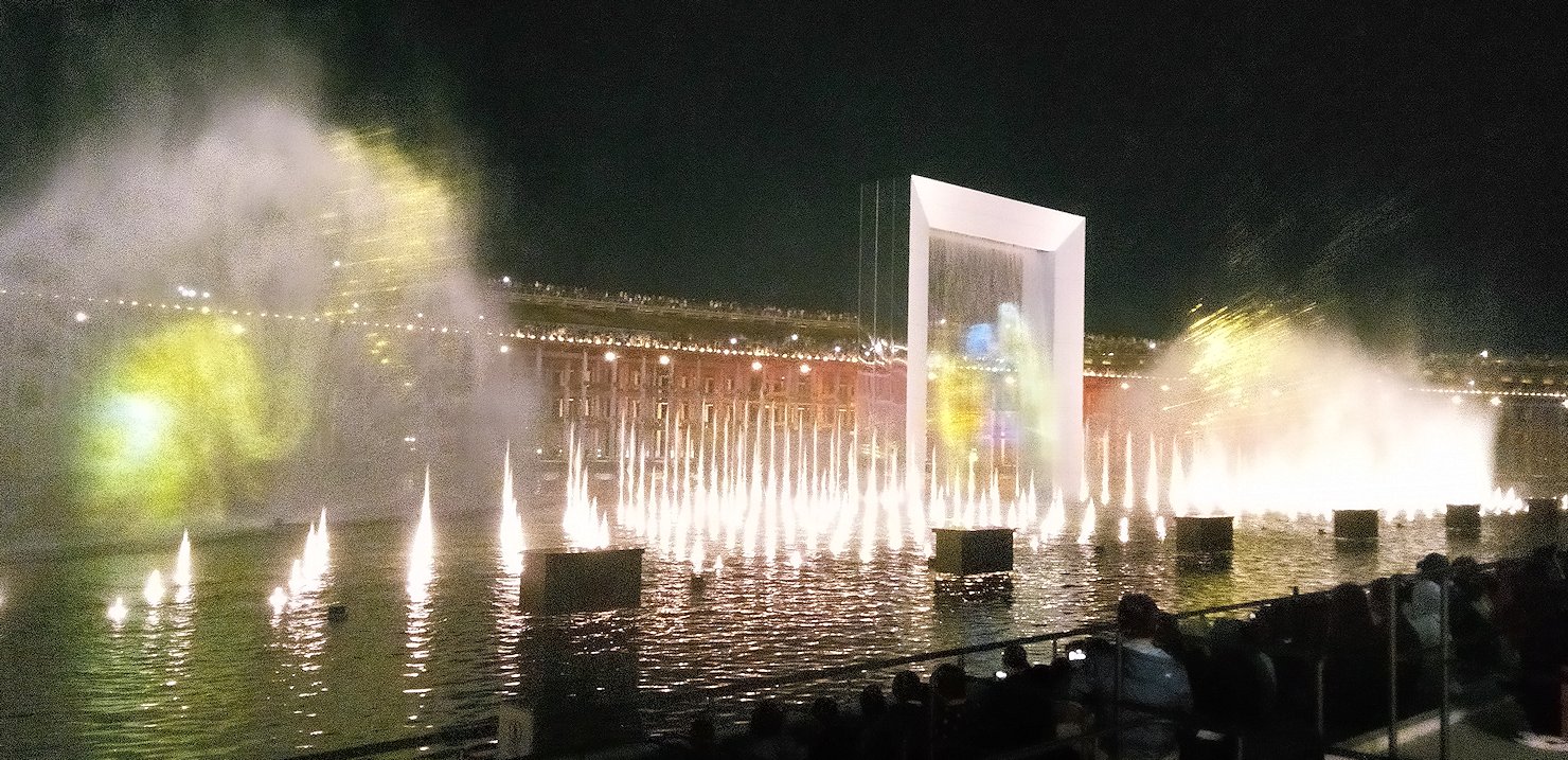 �i�C�g�V���[